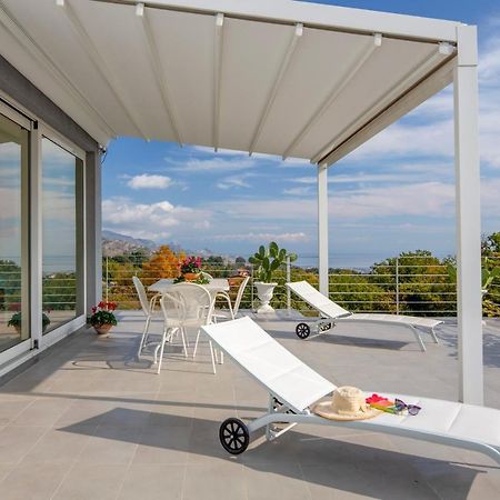 Design Villa In ปิเอดิมอนเต เอตเนโอ ภายนอก รูปภาพ