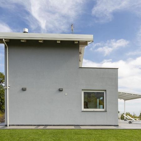 Design Villa In ปิเอดิมอนเต เอตเนโอ ภายนอก รูปภาพ