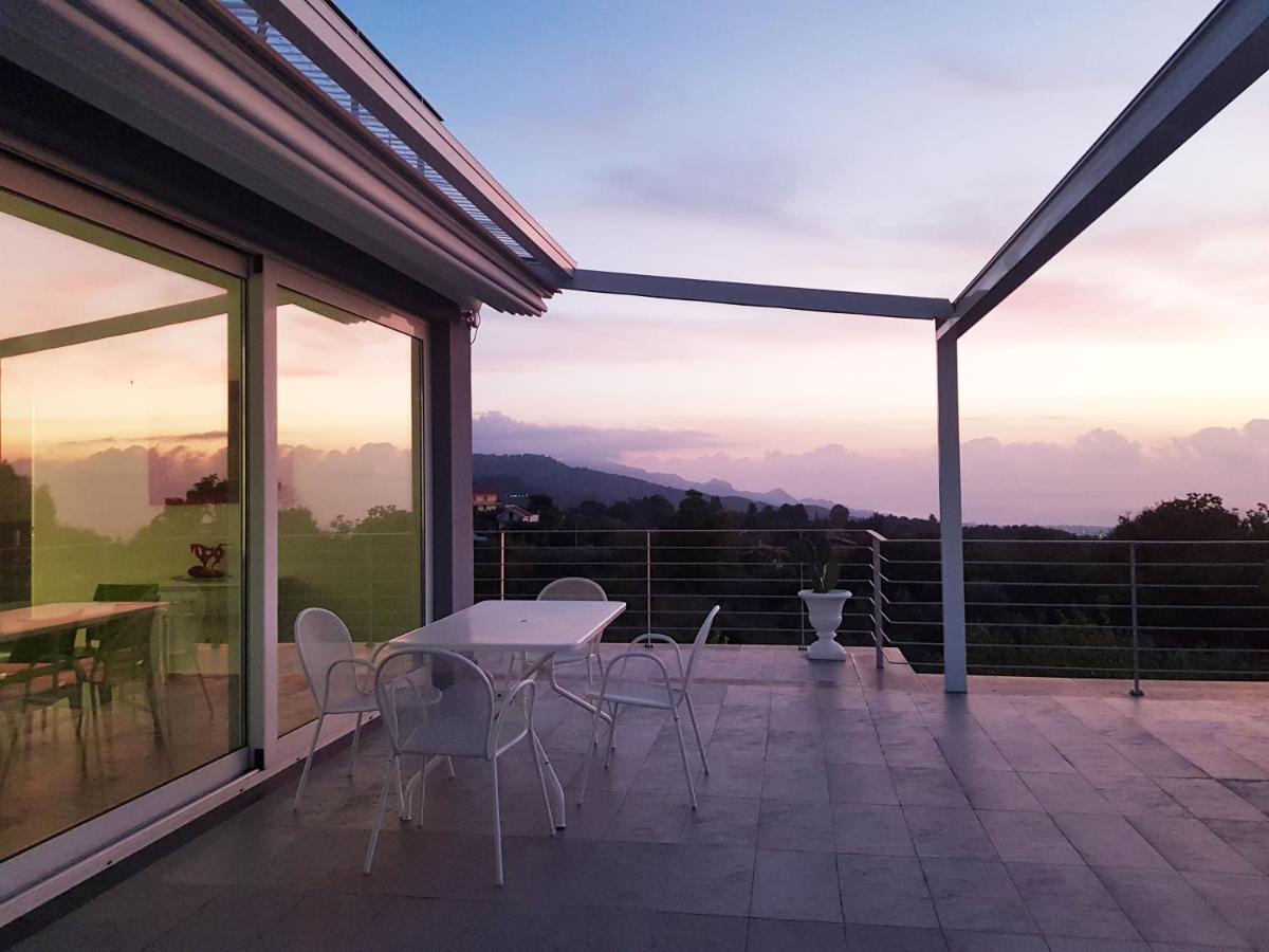 Design Villa In ปิเอดิมอนเต เอตเนโอ ภายนอก รูปภาพ