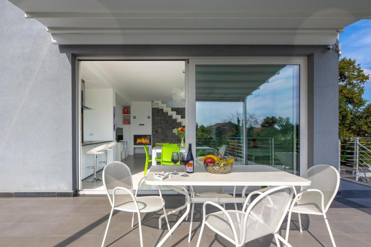Design Villa In ปิเอดิมอนเต เอตเนโอ ภายนอก รูปภาพ