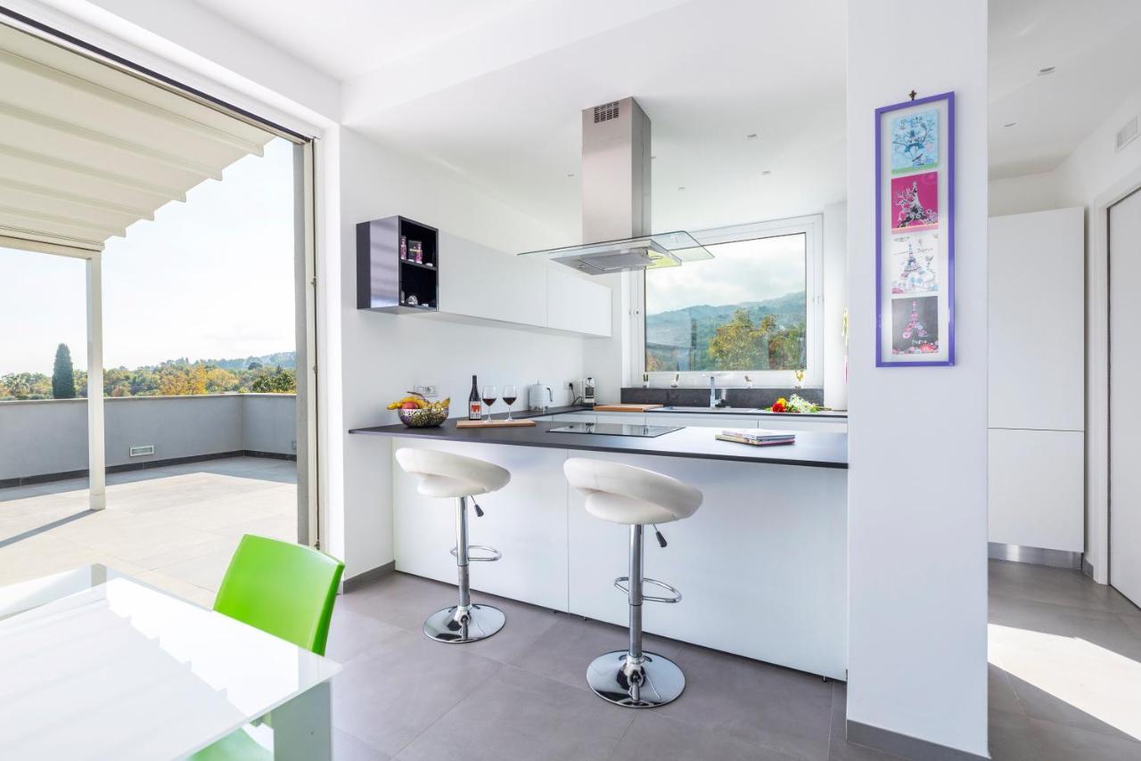 Design Villa In ปิเอดิมอนเต เอตเนโอ ภายนอก รูปภาพ