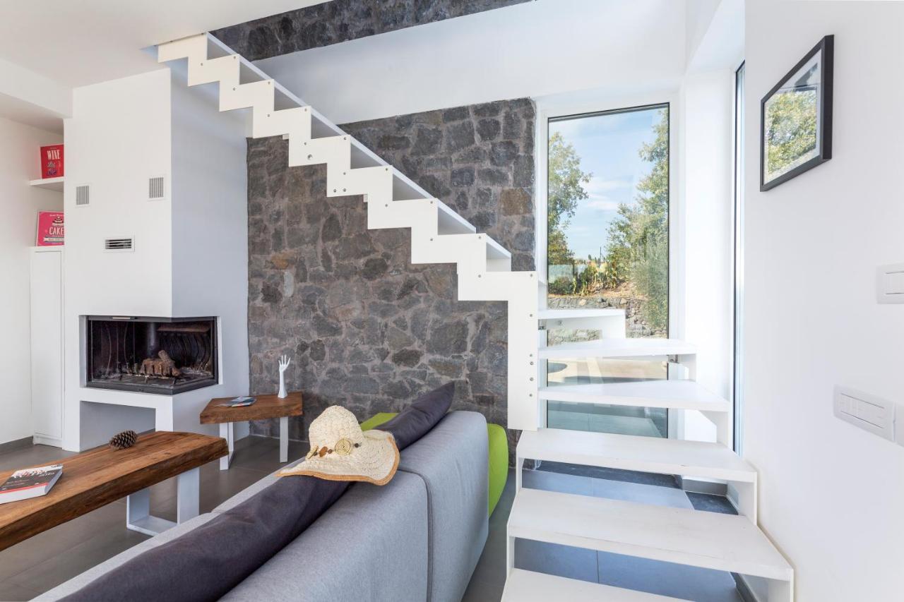 Design Villa In ปิเอดิมอนเต เอตเนโอ ภายนอก รูปภาพ