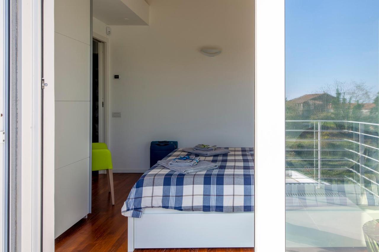 Design Villa In ปิเอดิมอนเต เอตเนโอ ภายนอก รูปภาพ