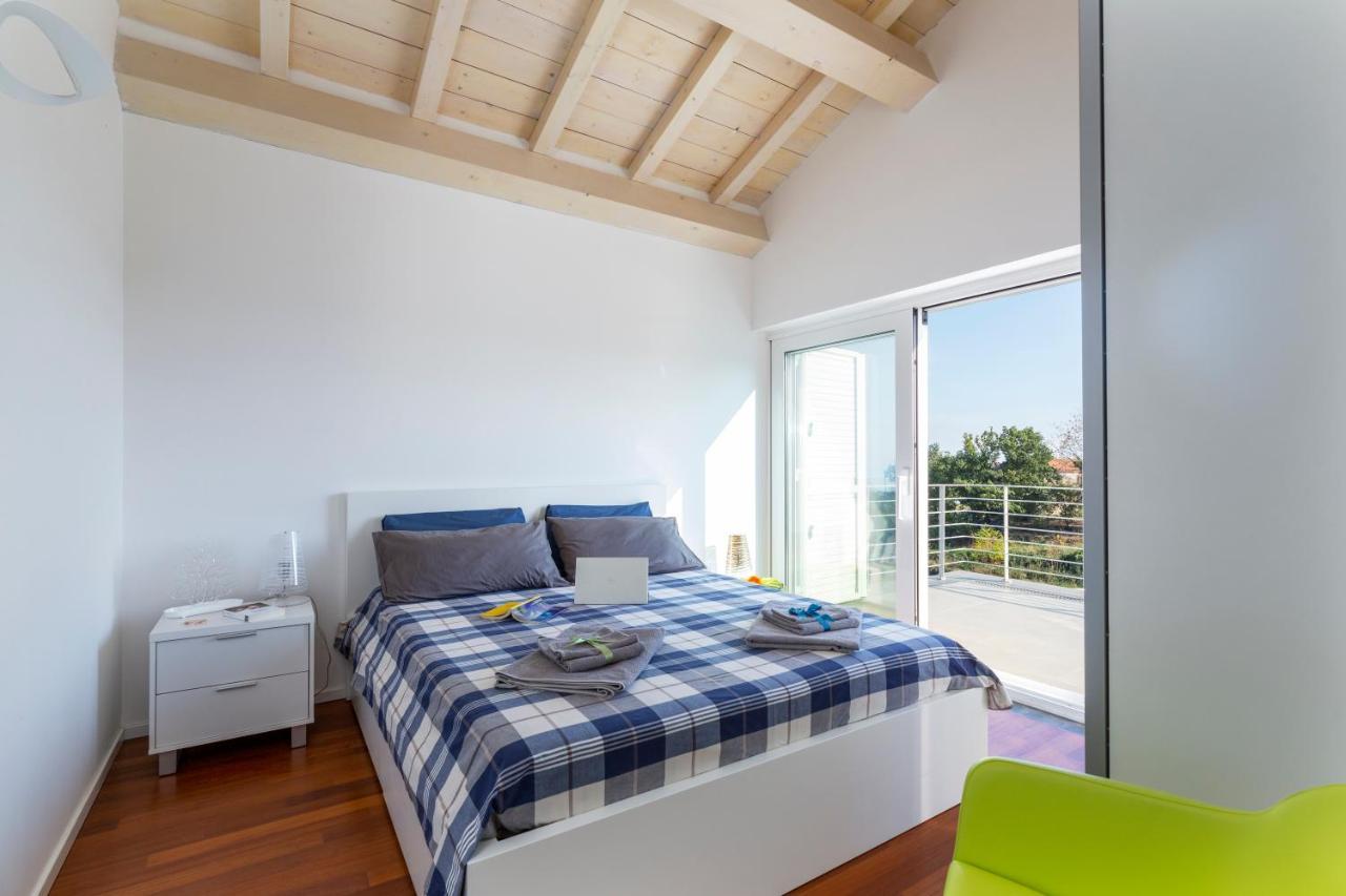 Design Villa In ปิเอดิมอนเต เอตเนโอ ภายนอก รูปภาพ