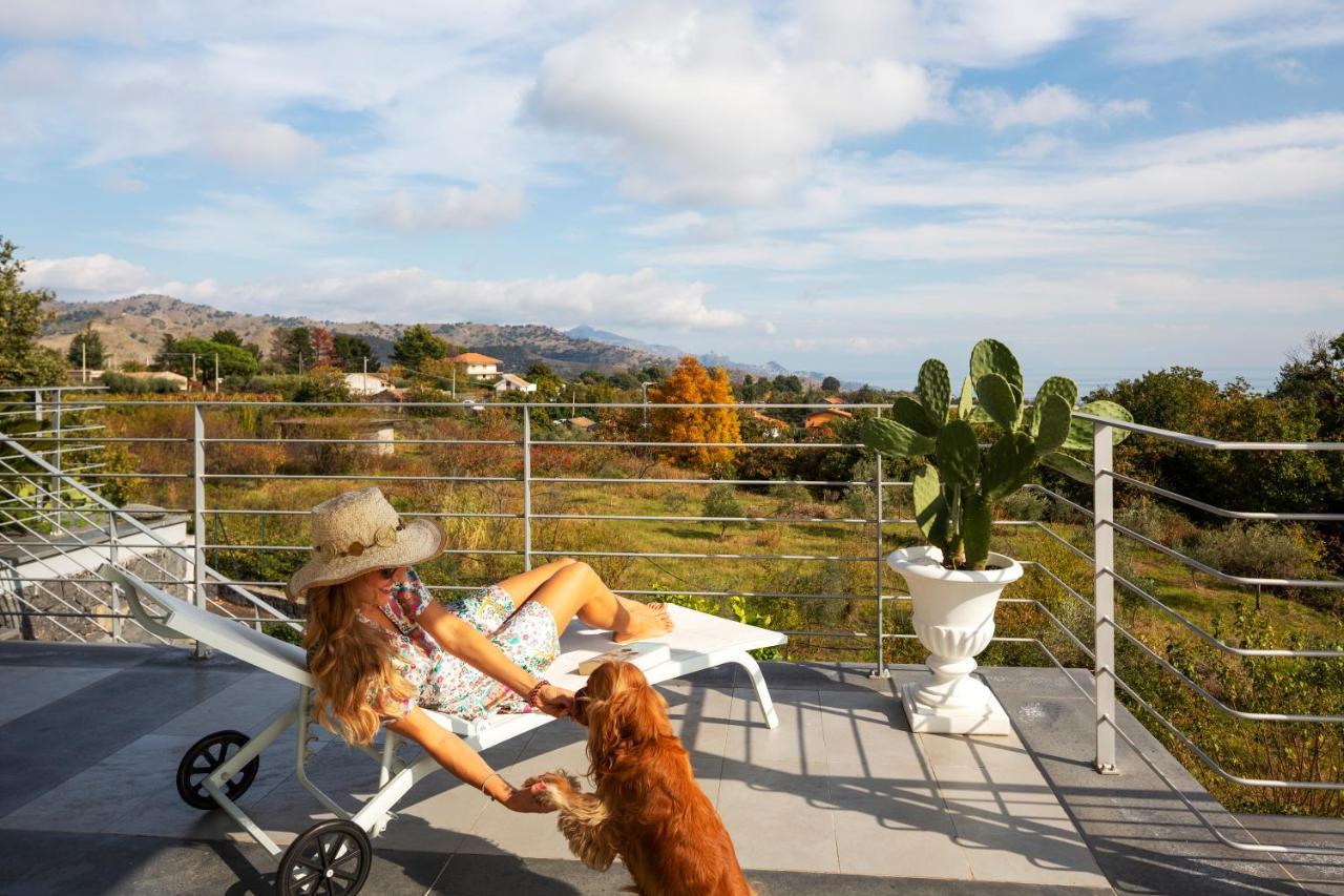 Design Villa In ปิเอดิมอนเต เอตเนโอ ภายนอก รูปภาพ