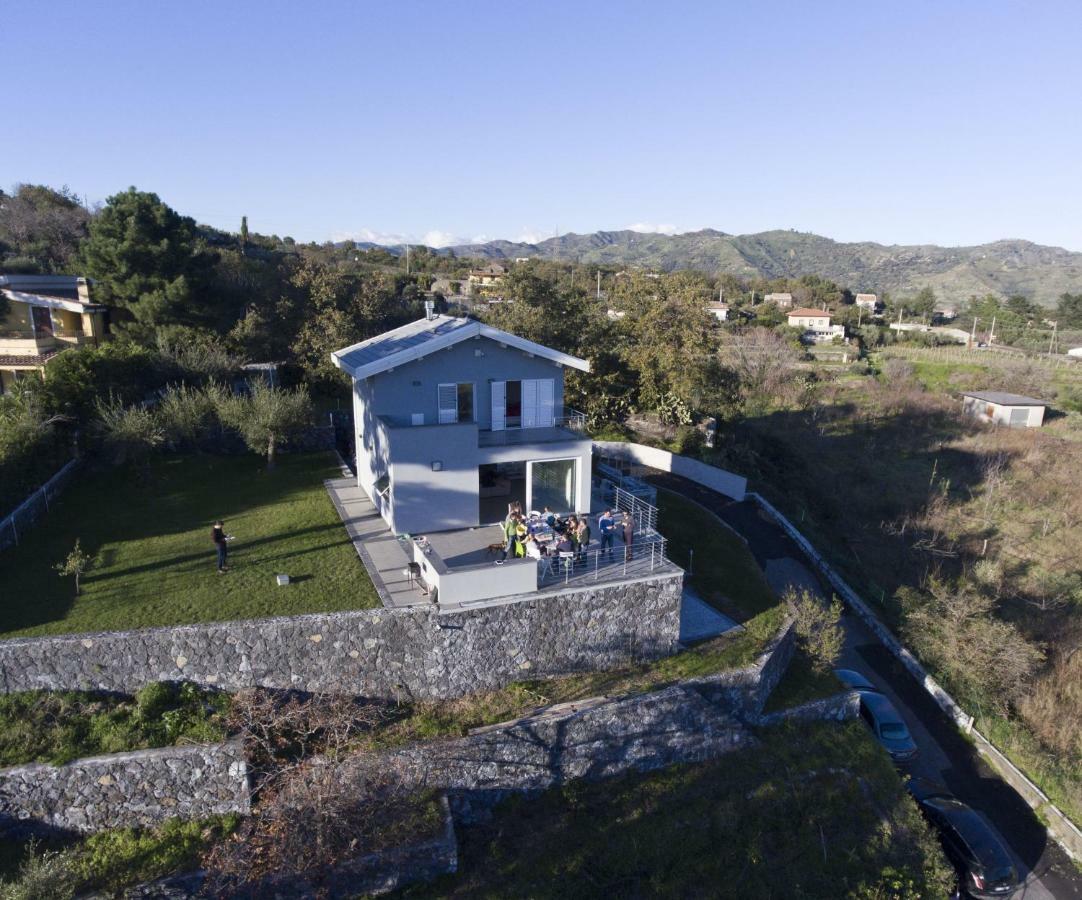 Design Villa In ปิเอดิมอนเต เอตเนโอ ภายนอก รูปภาพ